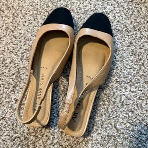 Anne Klein Women's Black and Tan Slingback Flats
